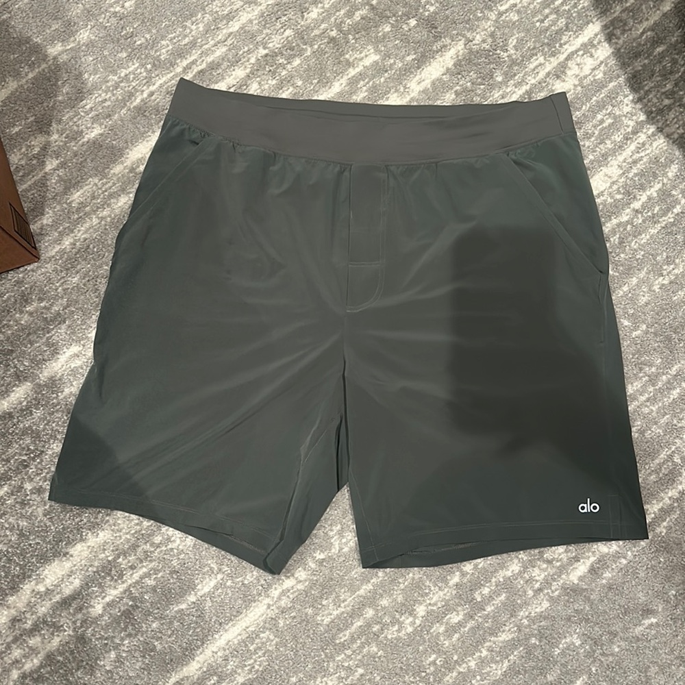 ALO SHORTS